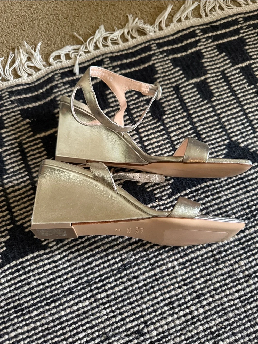 Agl mimi wedge
